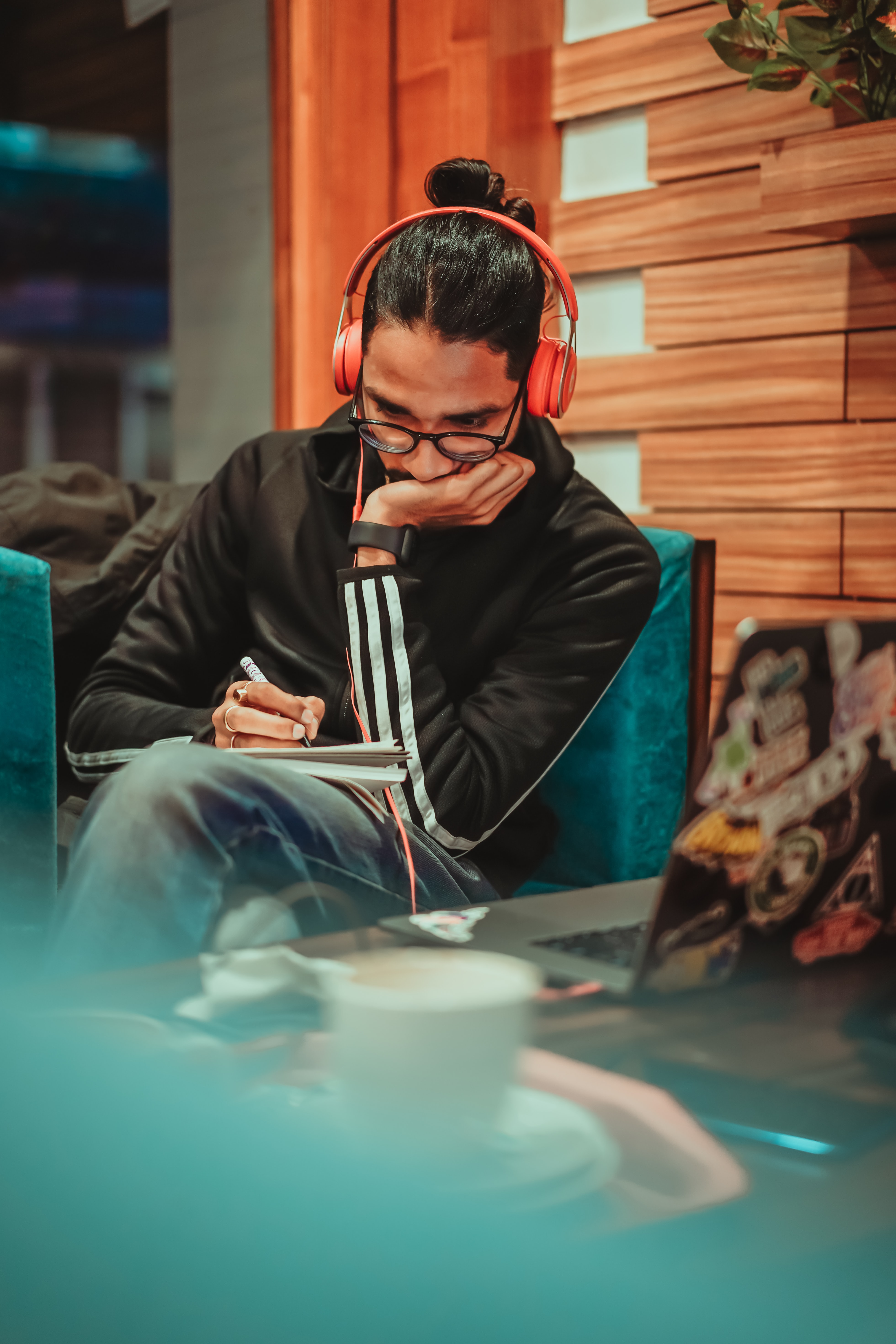 5 Awesome Pinoy Podcasts You Should Be Listening to Right Now